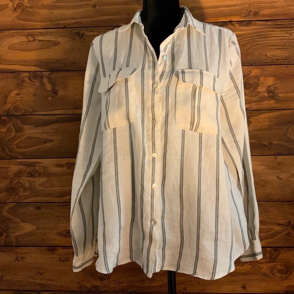 H&M Button down striped shirt in size 10.